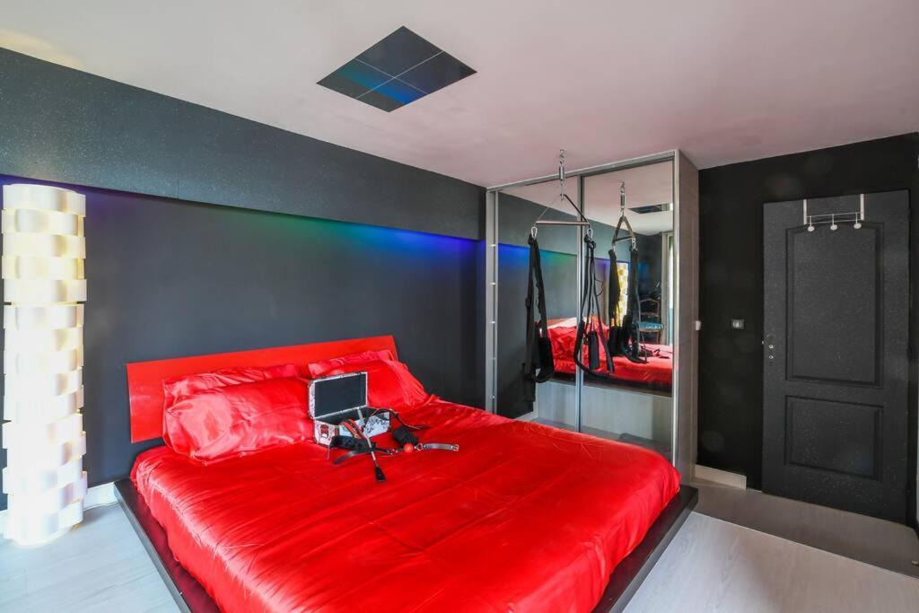 Le Chérubite: entre érotisme et baroque #sexroom #BDSM La Grande-Motte Exterior foto